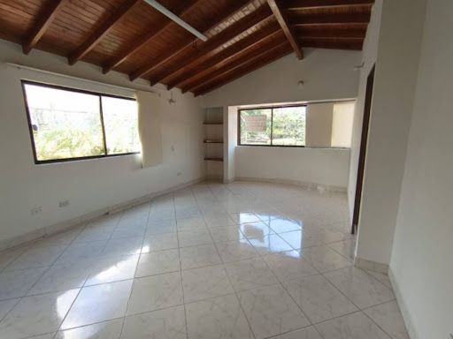 Oficina en arriendo Antioquia Medellín Guayabal 48 m2 Habitaciones 0 Baños 2 Garajes 0 Precio $2500000