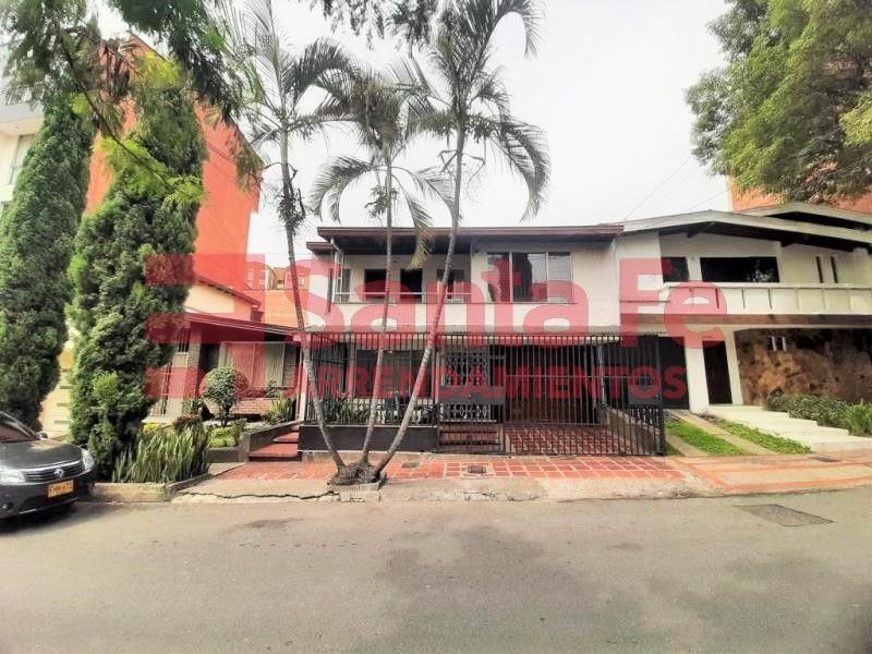 Casa en arriendo Antioquia Medellín Miravalle 130 m2 Habitaciones 3 Baños 3 Garajes 0 Precio $3400000