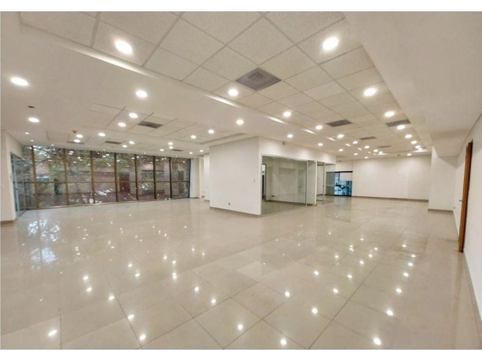 Oficina en arriendo Antioquia Medellín El Poblado 418 m2 Habitaciones 0 Baños 4 Garajes 11 Precio $40000000