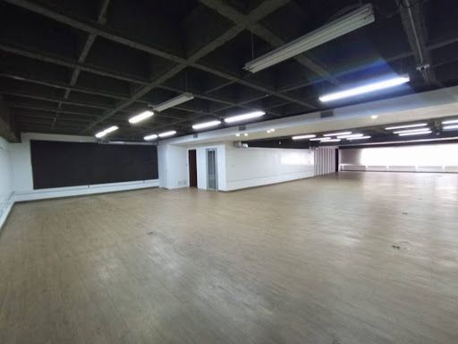 Local en arriendo Antioquia Itagüí La Esmeralda 379 m2 Habitaciones 0 Baños 2 Garajes 6 Precio $21644000
