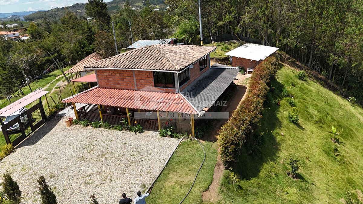 Finca en venta Antioquia San Vicente San Vicente 5000 m2 Habitaciones 5 Baños 3 Garajes 5 Precio $630000000