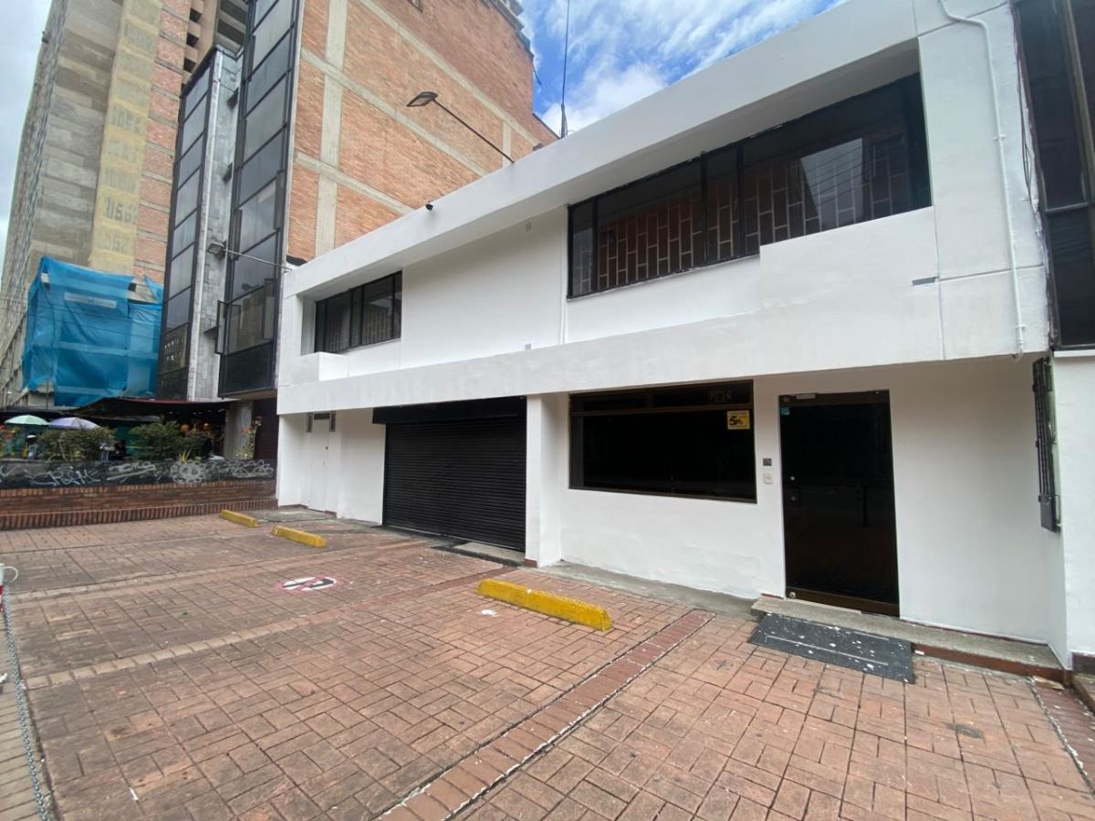 Casa en arriendo Cundinamarca Bogotá Lago Gaitan 600 m2 Habitaciones 7 Baños 5 Garajes 4 Precio $15000000