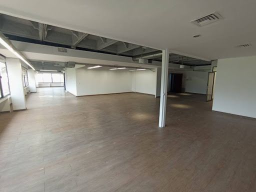 Local en arriendo Antioquia Itagüí La Esmeralda 287 m2 Habitaciones 0 Baños 2 Garajes 5 Precio $14350000