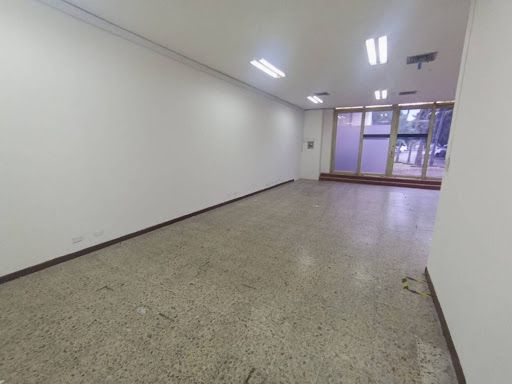 Local en arriendo Antioquia Itagüí La Esmeralda 128 m2 Habitaciones 0 Baños 2 Garajes 1 Precio $7040000