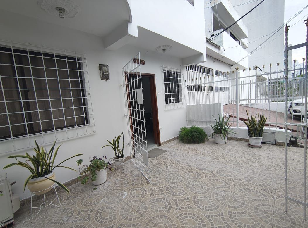 Casa en arriendo o venta Bolívar Cartagena El Bosque 82 m2 Habitaciones 3 Baños 3 Garajes 0 Precio venta $270000000 Precio arriendo $1800000