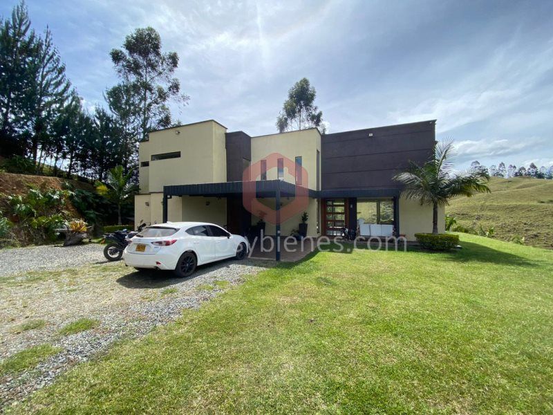 Casa en venta Antioquia El Carmen De Viboral El Carmen De Viboral 5286 m2 Habitaciones 3 Baños 4 Garajes 6 Precio $1580000000