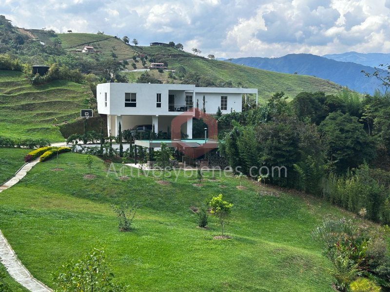Finca en venta Antioquia Santo Domingo Santo Domingo 5977 m2 Habitaciones 3 Baños 3 Garajes 0 Precio $1800000000