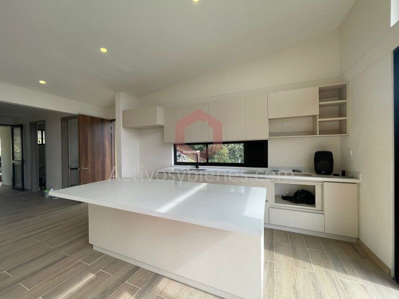 Casa en venta Antioquia El Carmen De Viboral La Alhambra 4440 m2 Habitaciones 3 Baños 4 Garajes 1 Precio $1350000000