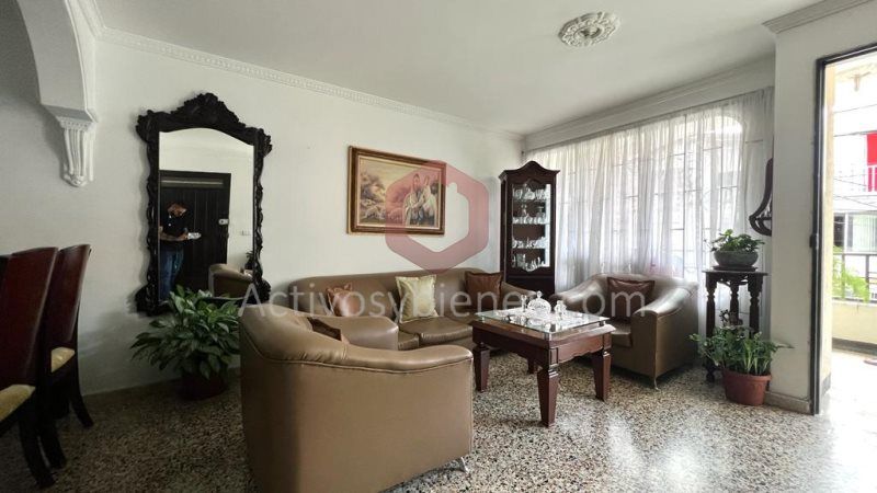 Casa en venta Antioquia Medellín Loma De Los Bernal 102 m2 Habitaciones 3 Baños 3 Garajes 0 Precio $400000000