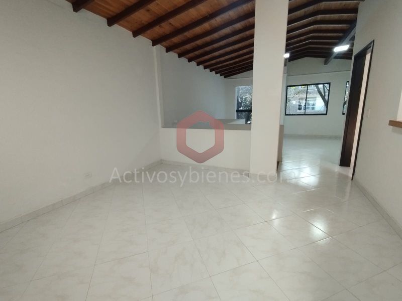 Casa en arriendo Antioquia Envigado Jardines 120 m2 Habitaciones 4 Baños 2 Garajes 0 Precio $4700000