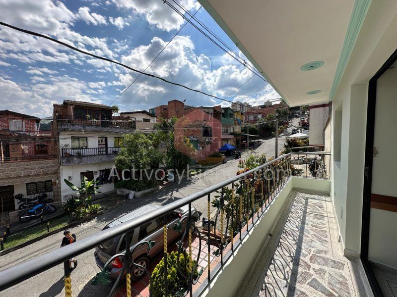 Casa en venta Antioquia Medellín Las Mercedes 105 m2 Habitaciones 4 Baños 1 Garajes 1 Precio $650000000