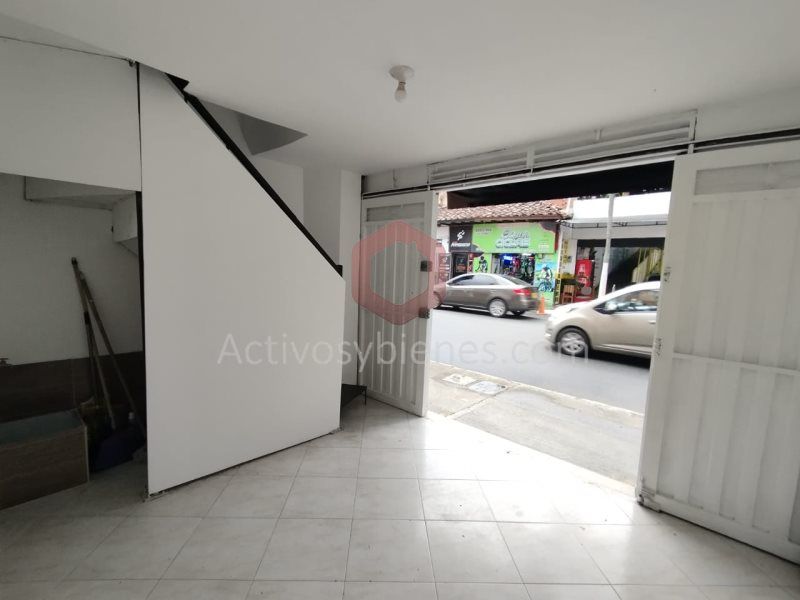 Local en arriendo Antioquia Envigado Loma De Las Brujas 15 m2 Habitaciones 0 Baños 1 Garajes 0 Precio $1900000
