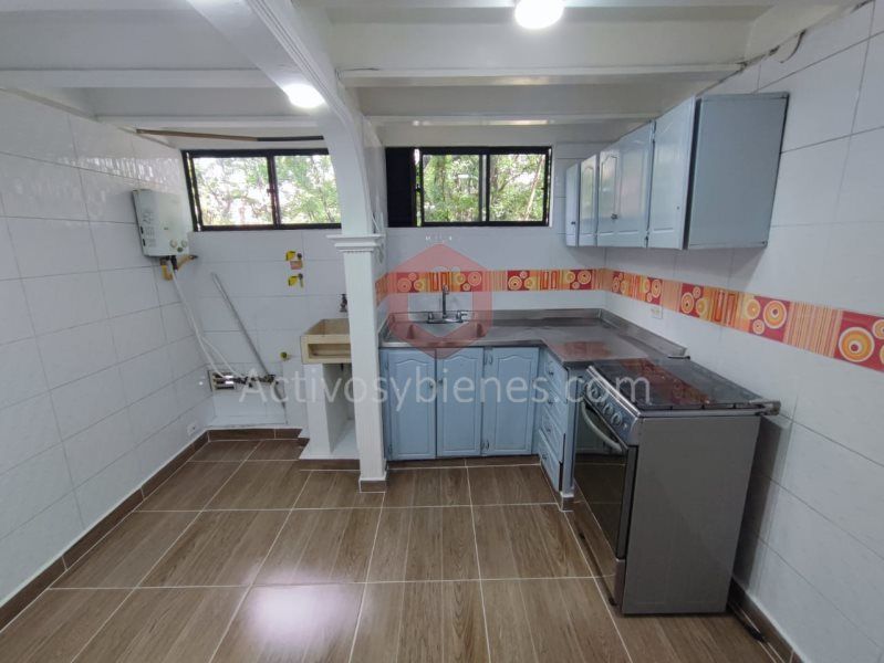 Apartamento en arriendo Antioquia Medellín San Javier No1 80 m2 Habitaciones 4 Baños 2 Garajes 0 Precio $2400000