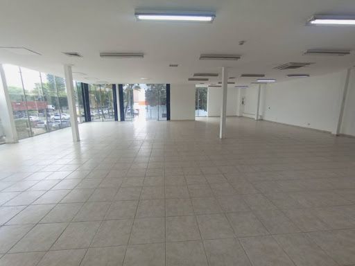 Local en arriendo Antioquia Itagüí La Esmeralda 395 m2 Habitaciones 0 Baños 1 Garajes 2 Precio $19750000
