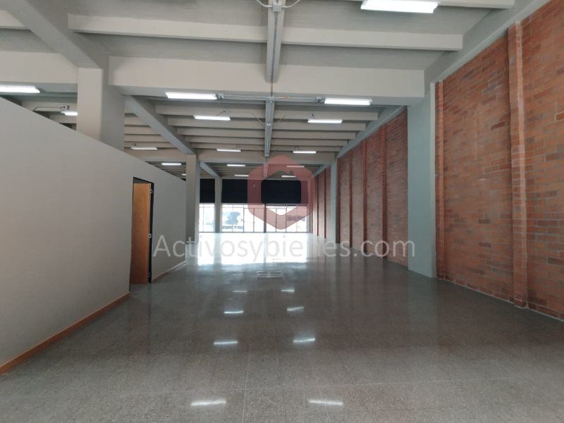Oficina en arriendo Antioquia Medellín Bermejal- Los Alamos 200 m2 Habitaciones 0 Baños 2 Garajes 3 Precio $14886000