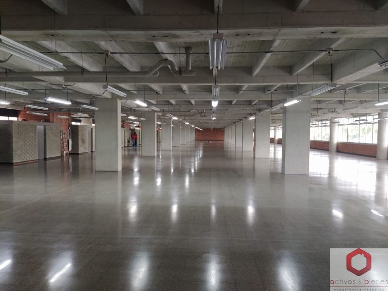Local en arriendo Antioquia Medellín Shellmar 194 m2 Habitaciones 0 Baños 1 Garajes 3 Precio $13413600