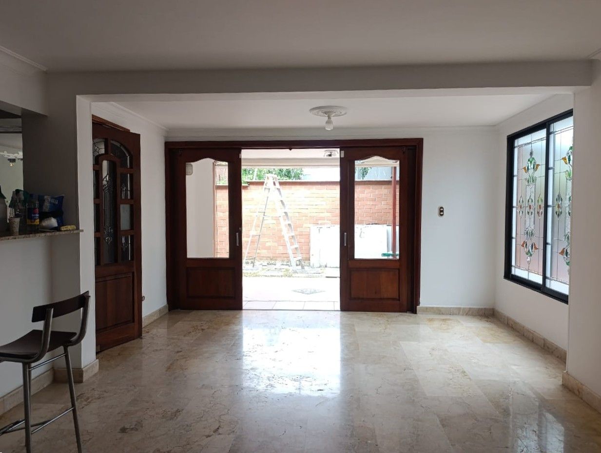 Casa en arriendo Antioquia Medellín Manila 290 m2 Habitaciones 4 Baños 6 Garajes 2 Precio $8200000