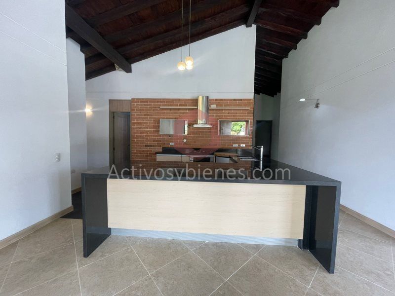 Casa en arriendo Antioquia Rionegro Centro 480 m2 Habitaciones 4 Baños 6 Garajes 6 Precio $11500000