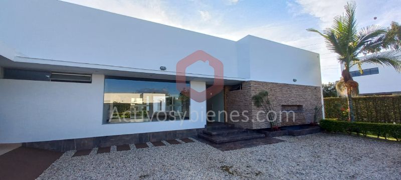 Casa en venta Antioquia Rionegro Centro 350 m2 Habitaciones 5 Baños 4 Garajes 8 Precio $3650000000