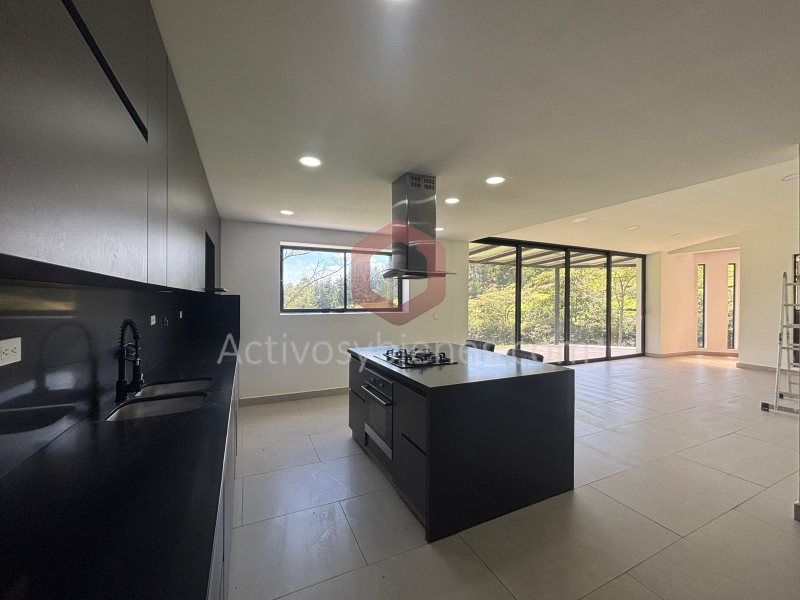 Casa en arriendo Antioquia Rionegro Centro 3500 m2 Habitaciones 4 Baños 5 Garajes 2 Precio $9500000