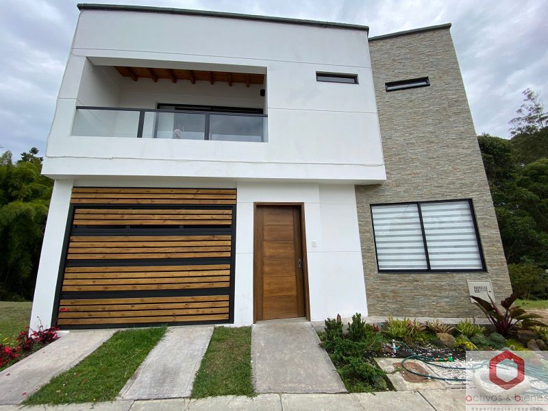 Casa en venta Antioquia Rionegro El Porvenir 275 m2 Habitaciones 3 Baños 5 Garajes 1 Precio $1600000000