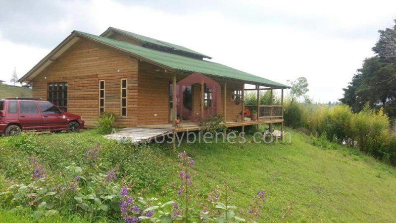 Casa en venta Antioquia Guarne Centro 1800 m2 Habitaciones 3 Baños 2 Garajes 1 Precio $550000000