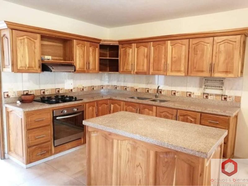 Casa en venta Antioquia Rionegro Centro 500 m2 Habitaciones 5 Baños 5 Garajes 2 Precio $1600000000