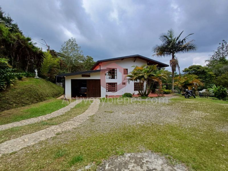 Casa en venta Antioquia Guarne Guarne 260 m2 Habitaciones 4 Baños 3 Garajes 0 Precio $1500000000
