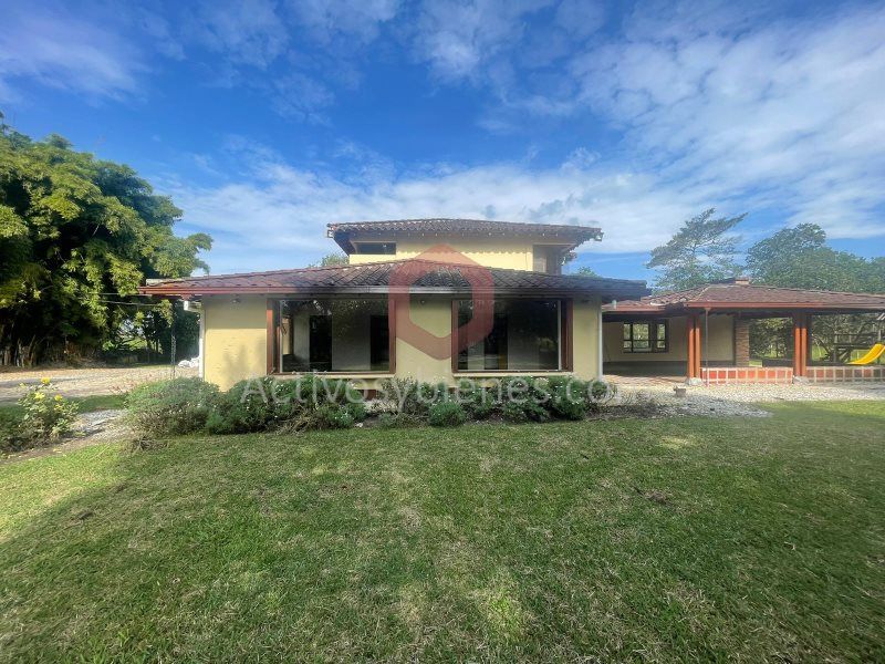 Casa en venta Antioquia Rionegro Centro 30000 m2 Habitaciones 5 Baños 5 Garajes 2 Precio $8900000000