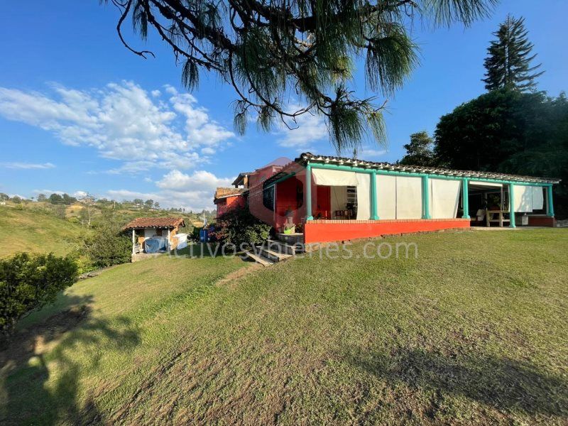 Casa en arriendo o venta Antioquia Marinilla Marinilla 6200 m2 Habitaciones 4 Baños 4 Garajes 0 Precio venta $4500000000 Precio arriendo $6000000