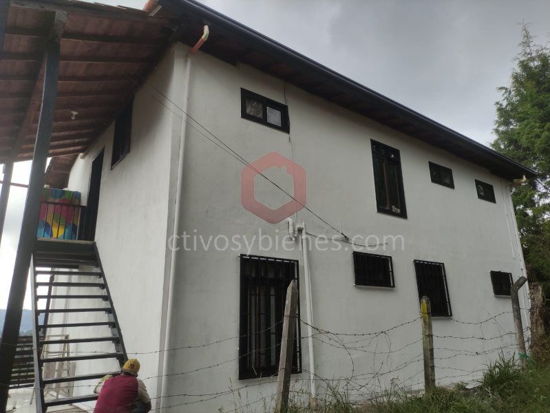 Casa en venta Antioquia Guarne Centro 1383 m2 Habitaciones 6 Baños 3 Garajes 2 Precio $500000000