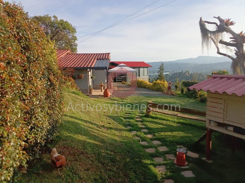 Casa en venta Antioquia Guarne Centro 226 m2 Habitaciones 5 Baños 4 Garajes 1 Precio $800000000