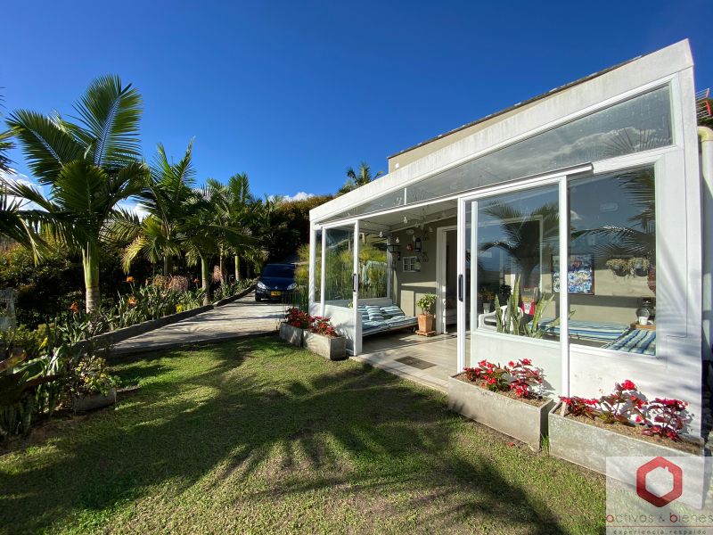 Casa en venta Antioquia El Carmen De Viboral Vereda Las Garzonas 220 m2 Habitaciones 4 Baños 2 Garajes 9 Precio $1500000000