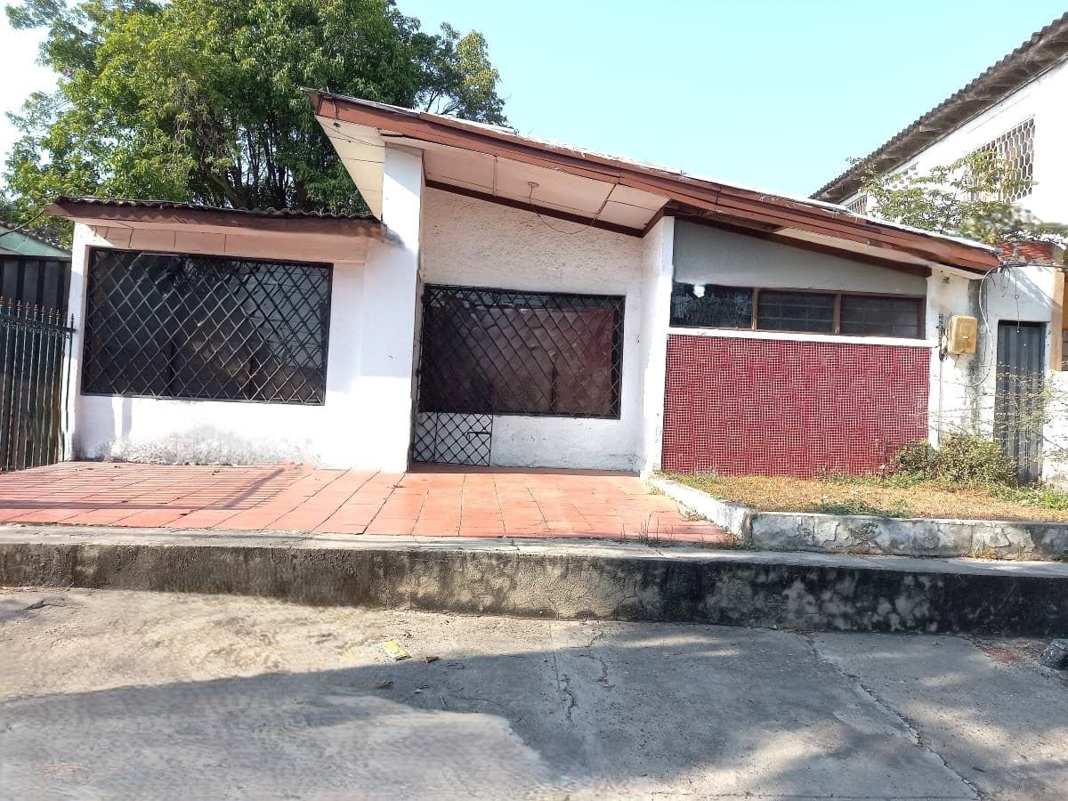 Casa en venta Bolívar Cartagena El Bosque 160 m2 Habitaciones 5 Baños 4 Garajes 4 Precio $620000000