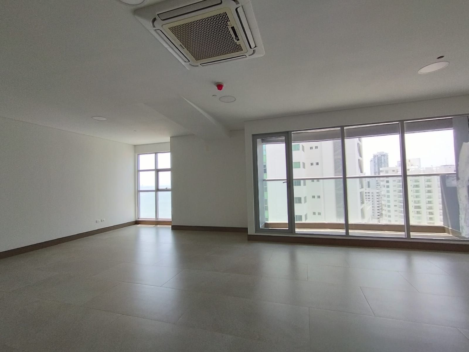 Oficina en arriendo Bolívar Cartagena Boca Grande 70 m2 Habitaciones 0 Baños 1 Garajes 1 Precio $6863000