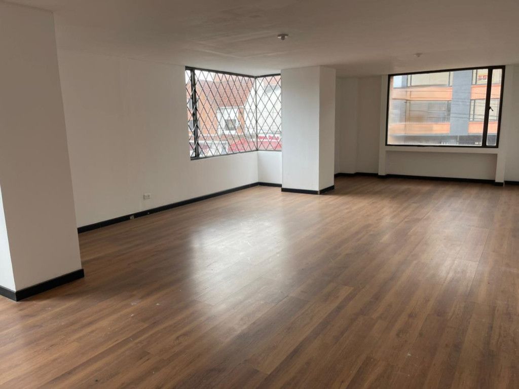 Oficina en arriendo Cundinamarca Bogotá La Porciuncula 50 m2 Habitaciones 0 Baños 1 Garajes 1 Precio $2500000