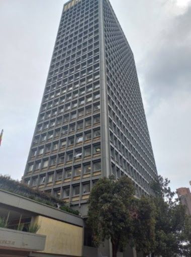 Oficina en venta Cundinamarca Bogotá San Diego 525 m2 Habitaciones 0 Baños 3 Garajes 4 Precio $2452000000