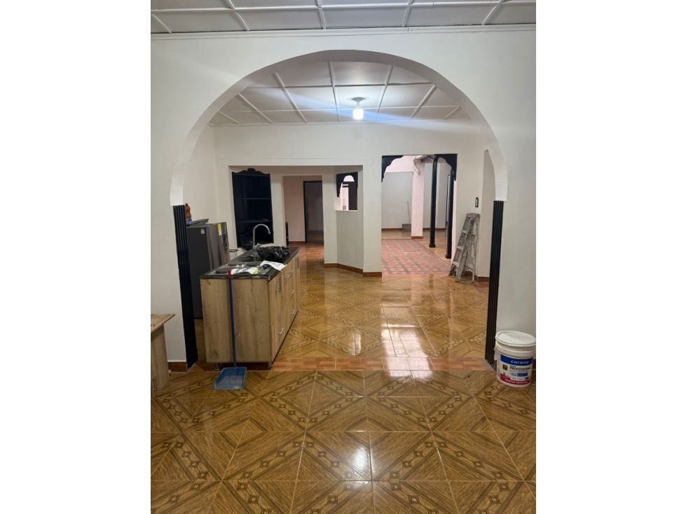 Local en arriendo Antioquia Medellín Laureles 280 m2 Habitaciones 0 Baños 1 Garajes 0 Precio $12000000