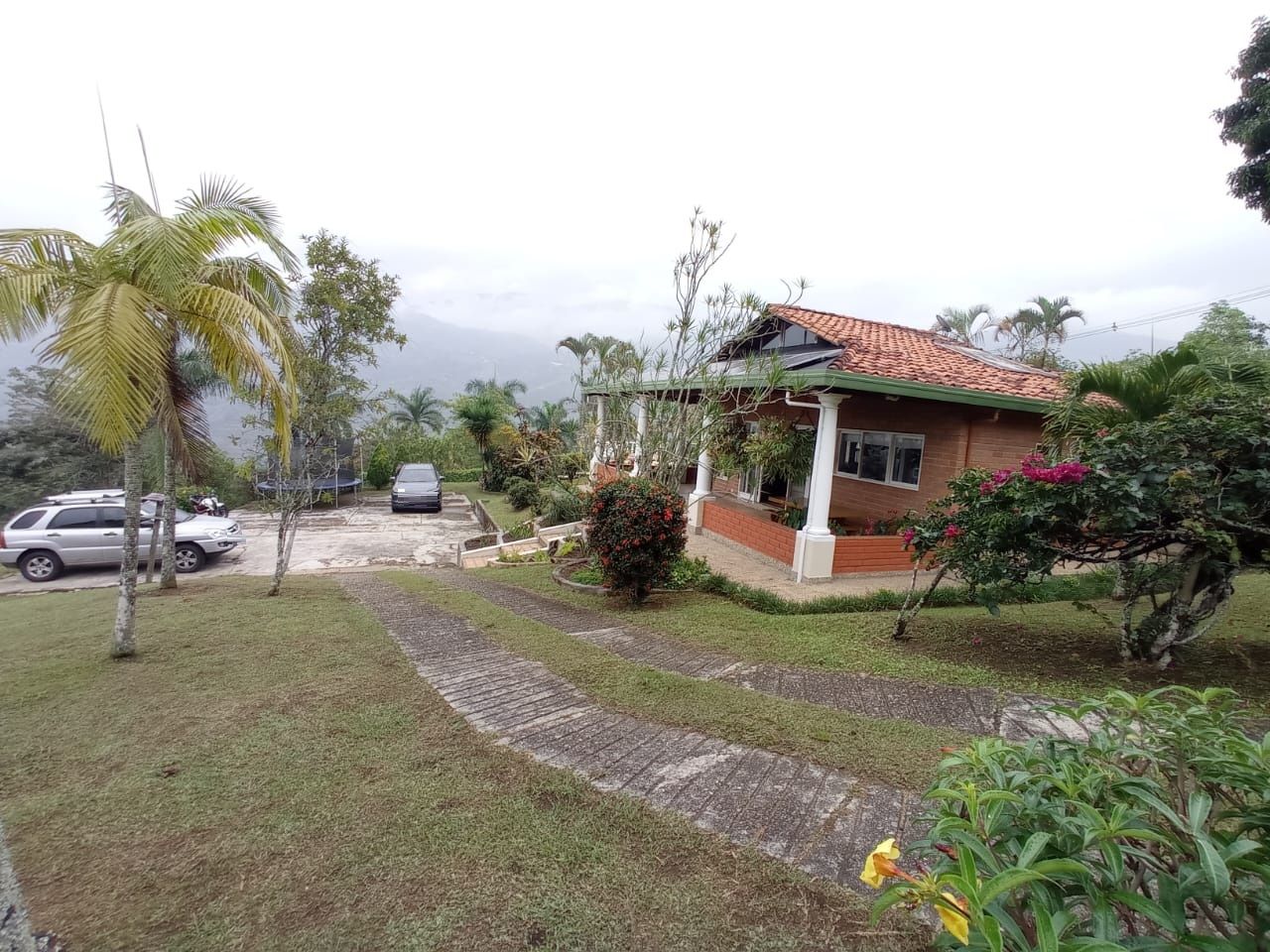 Finca en venta Antioquia Barbosa Barbosa 215 m2 Habitaciones 3 Baños 4 Garajes 4 Precio $1290000000