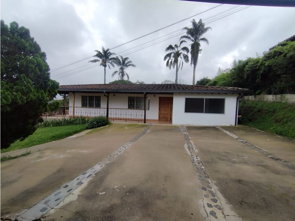 Casa en arriendo Antioquia Medellín La Mina 330 m2 Habitaciones 3 Baños 4 Garajes 9 Precio $12200000