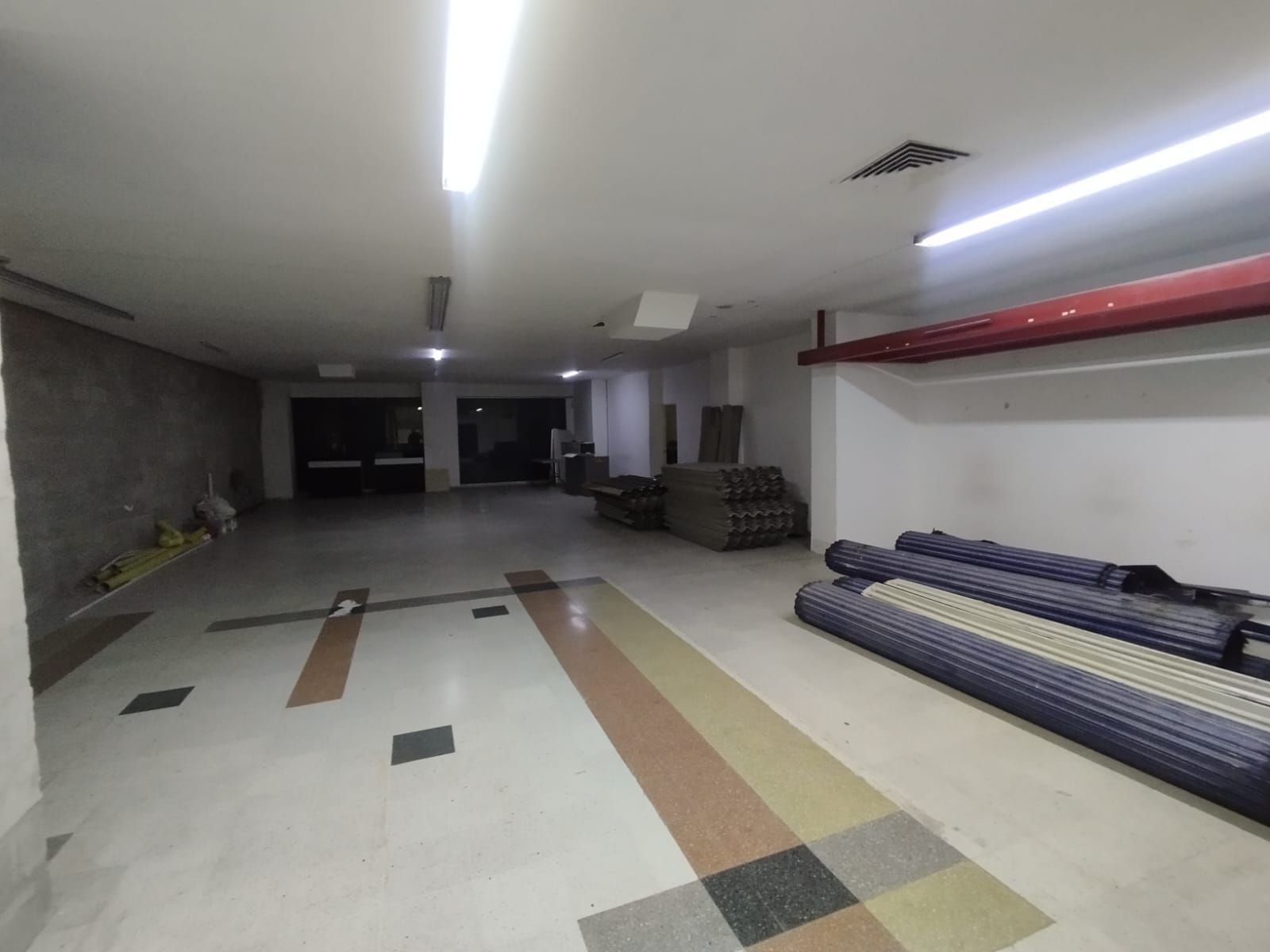 Bodega en arriendo Antioquia Medellín La Candelaria 700 m2 Habitaciones 0 Baños 0 Garajes 0 Precio $49000000