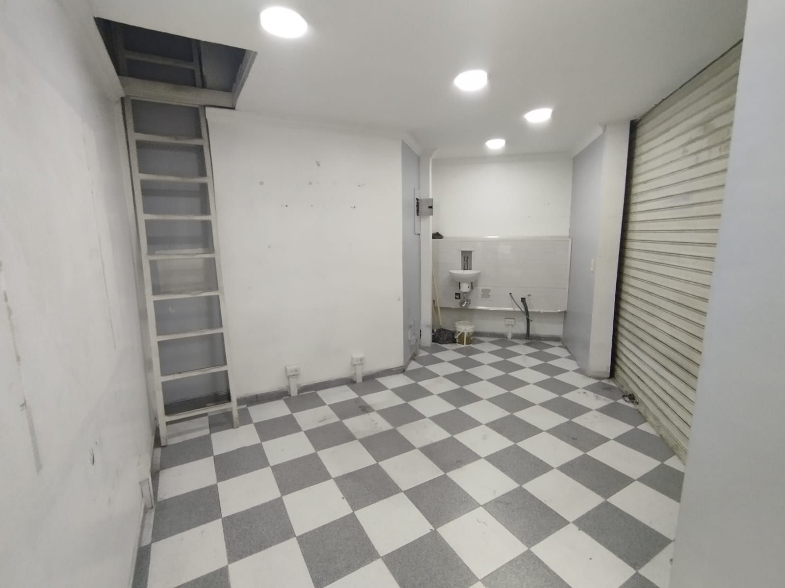 Local en arriendo Antioquia Medellín La Candelaria 12 m2 Habitaciones 0 Baños 0 Garajes 0 Precio $2600000