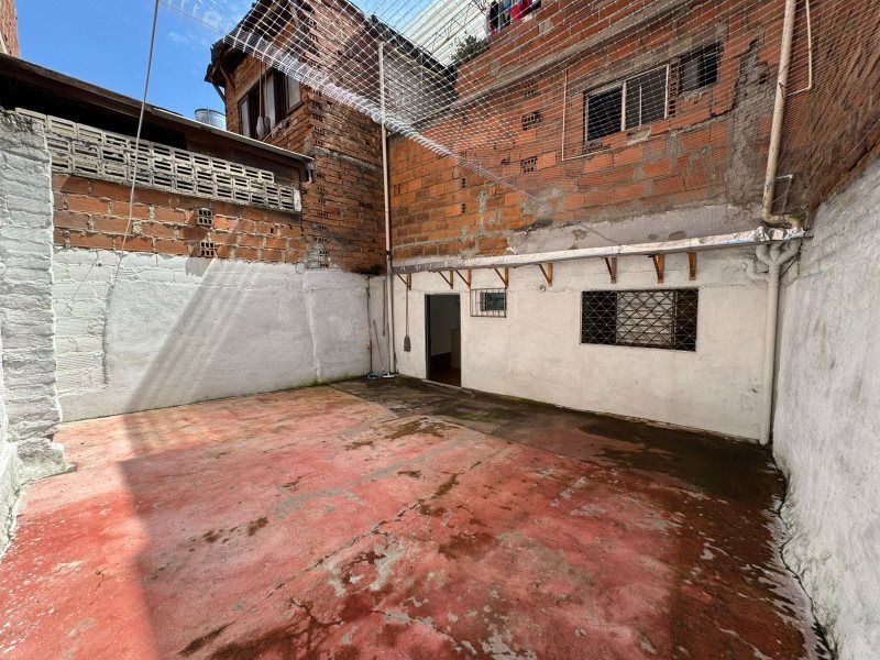 Casa en arriendo Antioquia Envigado Zona Centro 200 m2 Habitaciones 4 Baños 2 Garajes 1 Precio $4300000