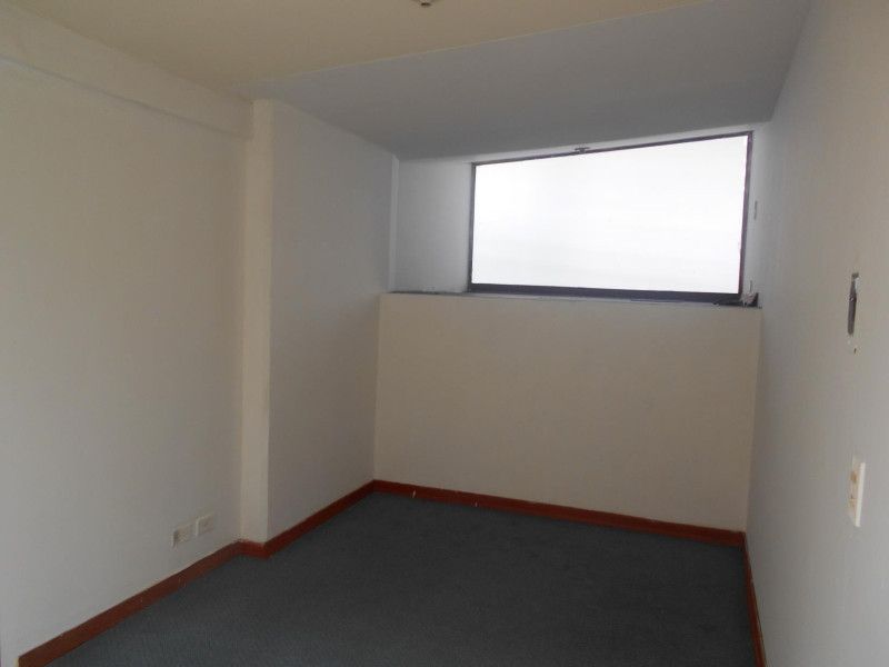 Oficina en arriendo Cundinamarca Bogotá Santa Bibiana 14 m2 Habitaciones 0 Baños 2 Garajes 0 Precio $900000