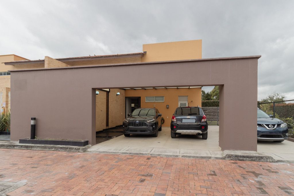 Casa en venta Cundinamarca Cajicá Vda Chuntame 187 m2 Habitaciones 4 Baños 5 Garajes 4 Precio $1290000000