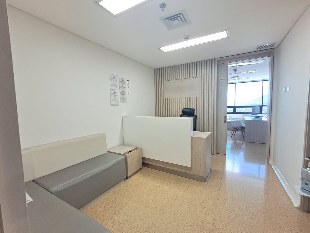 Consultorio en arriendo Antioquia Envigado Las Vegas 40 m2 Habitaciones 0 Baños 1 Garajes 1 Precio $3500000