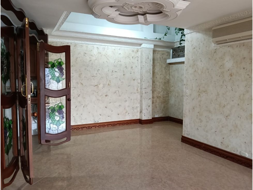 Oficina en arriendo Antioquia Medellín Caribe 120 m2 Habitaciones 0 Baños 1 Garajes 0 Precio $3000000