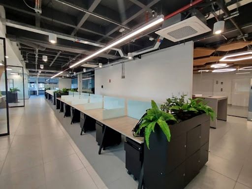 Oficina en arriendo Antioquia Medellín Manila 500 m2 Habitaciones 0 Baños 4 Garajes 9 Precio $60000000