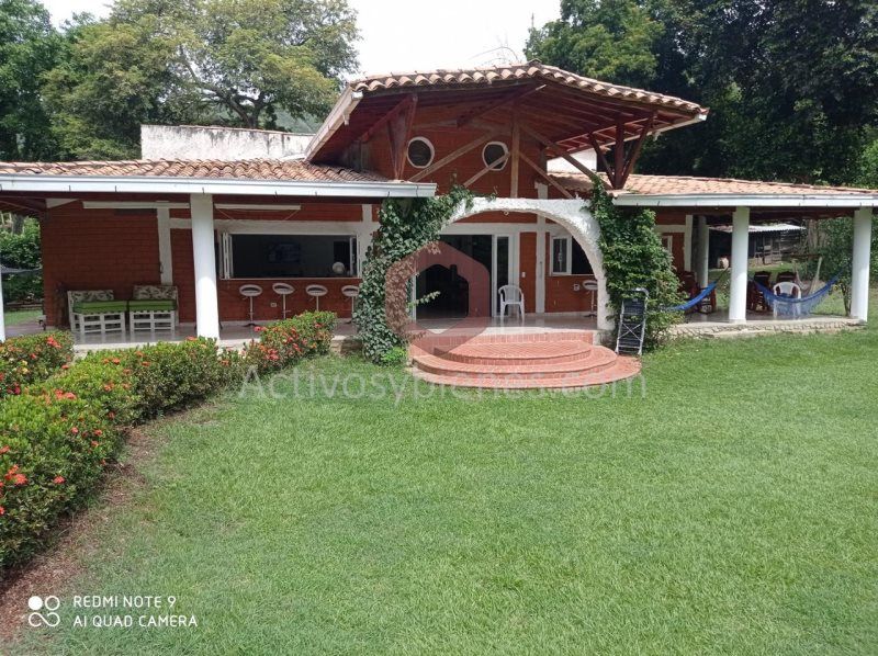 Finca en venta Antioquia Santafé De Antioquia Santafé De Antioquia 3800 m2 Habitaciones 7 Baños 9 Garajes 6 Precio $1100000000