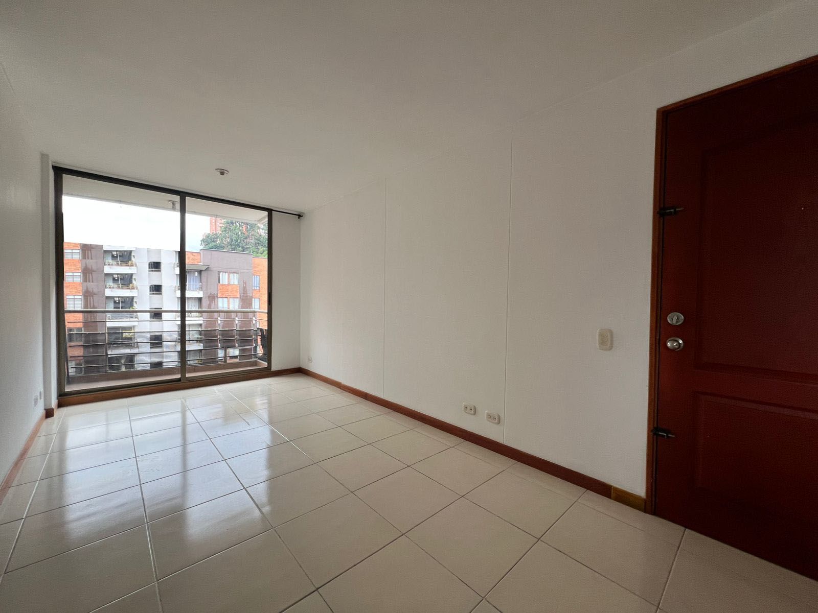 Apartamento en arriendo Antioquia Envigado Polideportivo Sur 65 m2 Habitaciones 3 Baños 2 Garajes 1 Precio $2750000